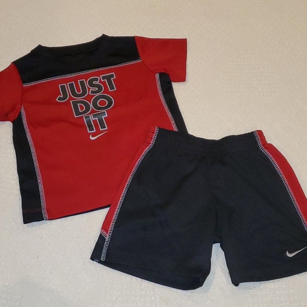 Nike toddler set